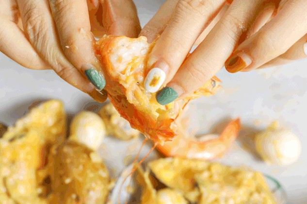 Shaking Crab第18家门店登陆上海 一口海鲜一口酒超上头!