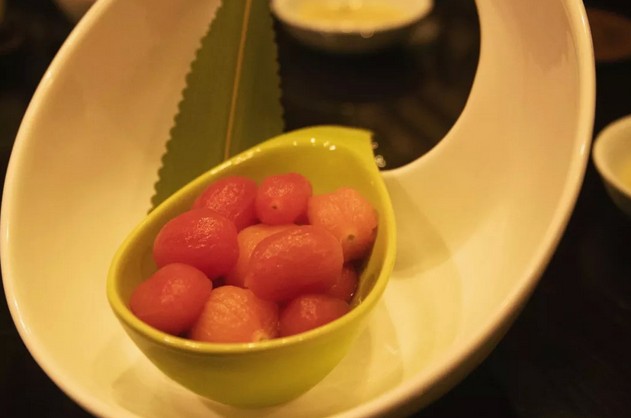 玉堂春暖:烟火气最浓的米其林餐厅 无数老广家庭的集体回忆