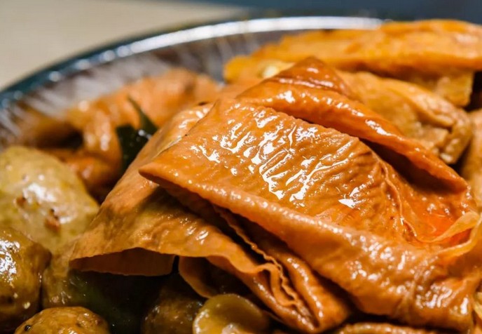 春宇麻辣烫:长队堪比活招牌 每个排着的人都心甘情愿