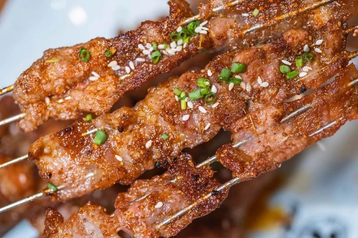 际发烧烤:碳烤+电烤 23年不变的老武汉味道