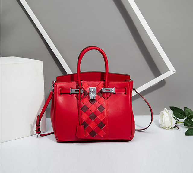几款适合过年背的红色包包 你喜欢吗？