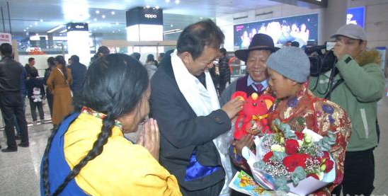 无耳男孩南京圆梦 跨越3000公里