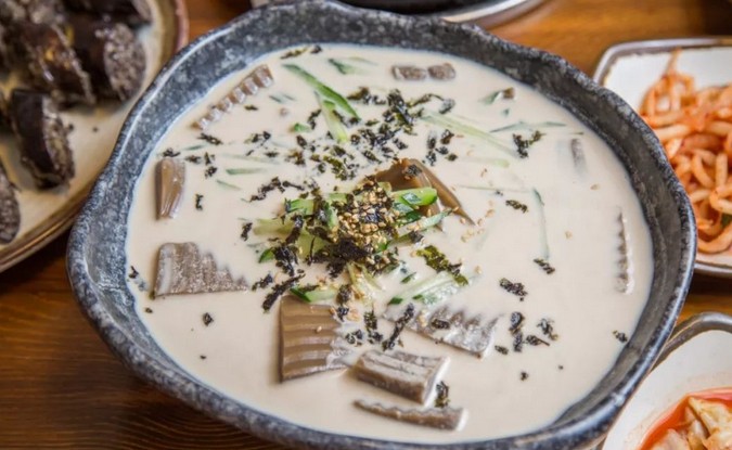 小草屋延边风味料理:没有韩国味的东北菜不是好的朝鲜料理