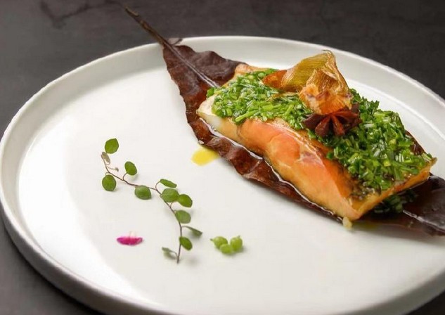 新梅华餐厅:30风雨 不变宾朋满座 十里飘香