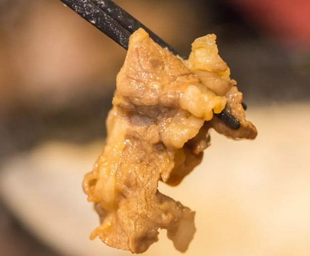 肉食主义者的专属福利 和牛寿喜烧放题肉类畅吃不限量