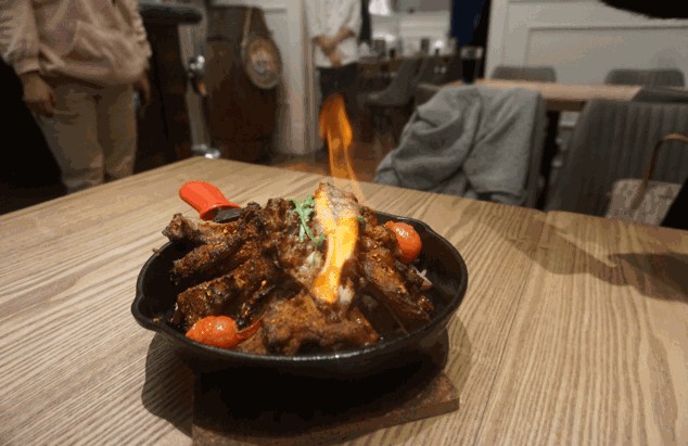 也兽餐吧:摘下假面 开心喝酒大口吃肉