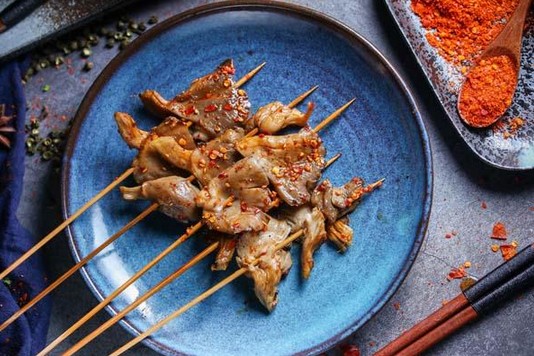 乐彡二荆条让:油锅里洗过澡的串串 吃了还想吃