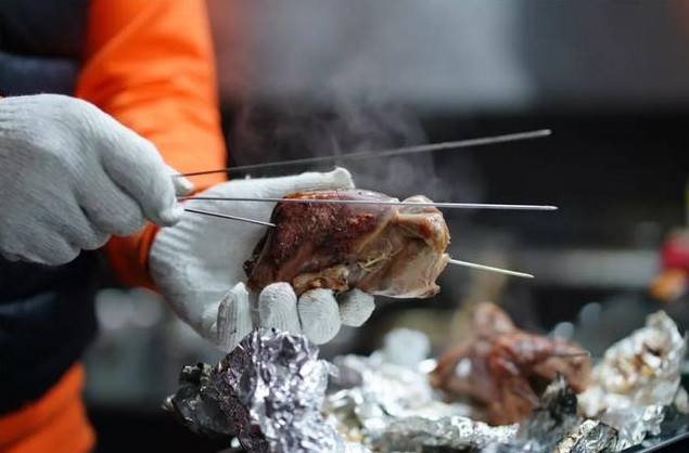 1898跨界串吧:纯正东北味道的宝藏烧烤店