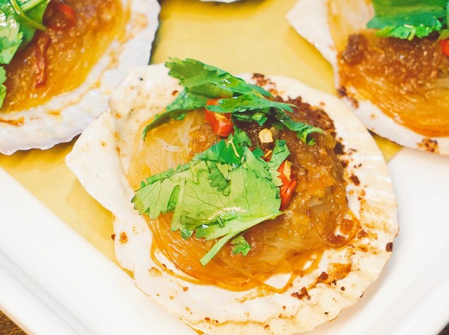 2毛钱吃海鲜 老胖海鲜烧烤城老板铁定疯了!