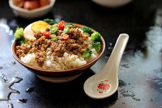 鲁二哥卤肉饭怎么样?两大优势助您加盟创业成功