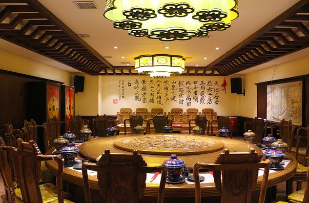 老四九涮肉:景泰蓝铜锅里涮内蒙羔羊肉 华丽指数五颗星