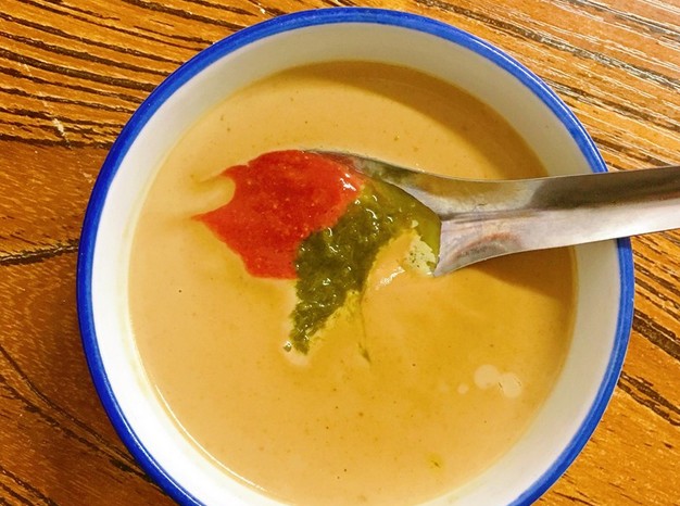 熟客排成行 杨记烤肉面片馆38元就能吃烤肉