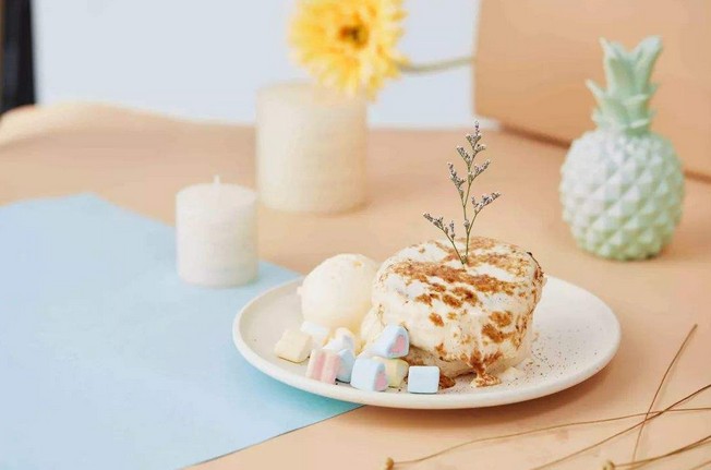 鲜的芙蕾:一口绵密 轻盈得好似飘荡在云间