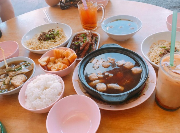 坚守古早味 新记肉骨茶入围“肉骨茶王中王”大赛50强