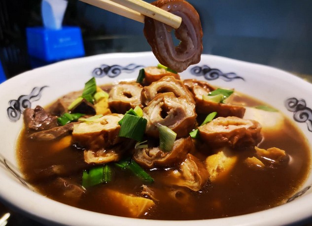 肠王德诚通卤煮又开一家新店 慕名而来的食客络绎不绝