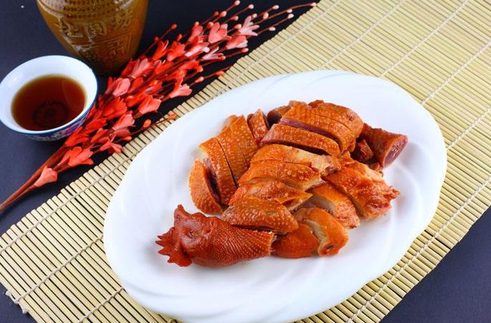 三代独门的卤菜技艺 加盟卤江南店店生意火爆