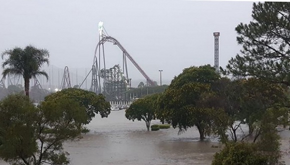 山火持续多月尚未扑灭 澳洲遇百年大暴雨