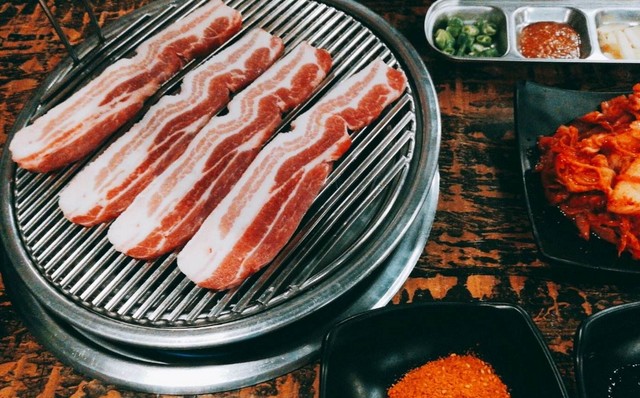 超高人气的韩式烤肉店 爷们泥炉烤肉拴住食客的挑剔胃