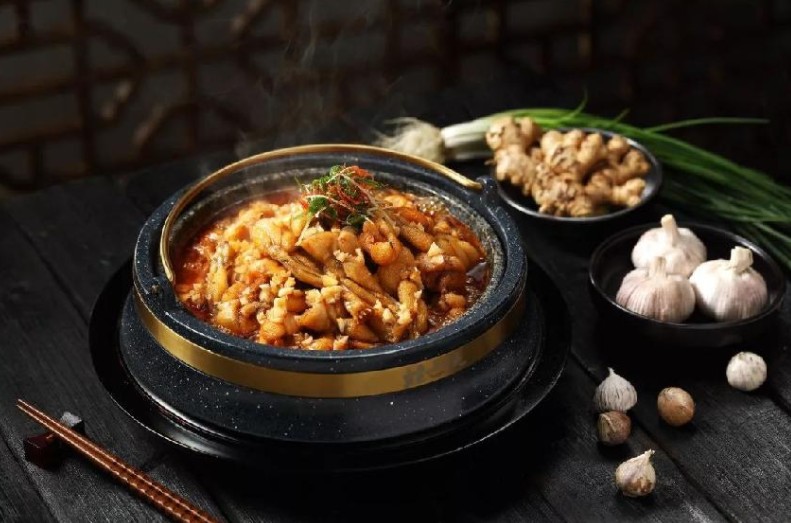 沸腾石锅牛蛙馋倒吃货 蛙小侠2020年预估新增100家门店