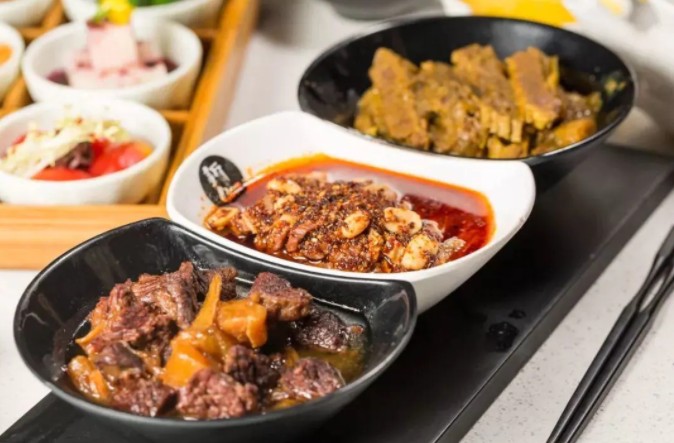 新仙清汤腩:被夸了60年 陈奕迅都来打卡