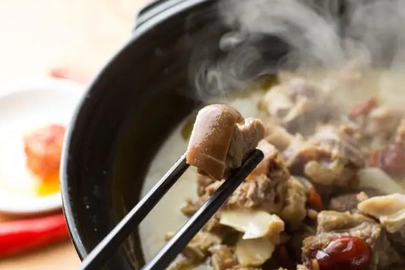 湘邻呷铺:小钵仔滚一滚 鲜香辣皆有