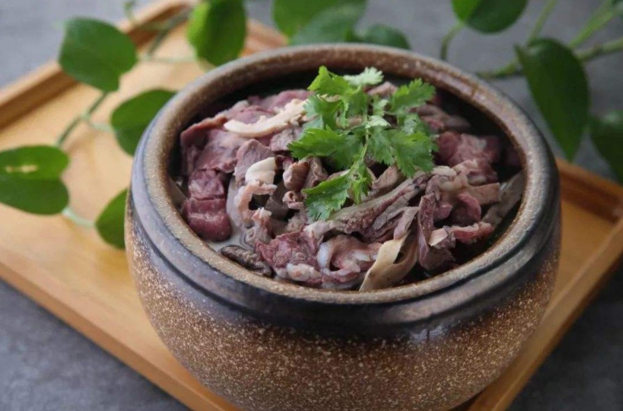 深耕餐饮行业数十载 全牛道乐山跷脚牛肉是乐山美食名片