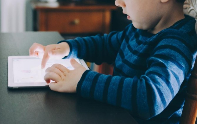 中科院预计2022年少儿英语在线教育市场将反超线下