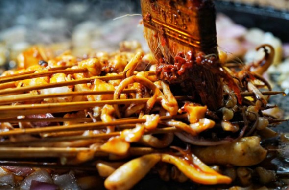 实实在在真味道 李歪嘴烧烤一年卖出120000串