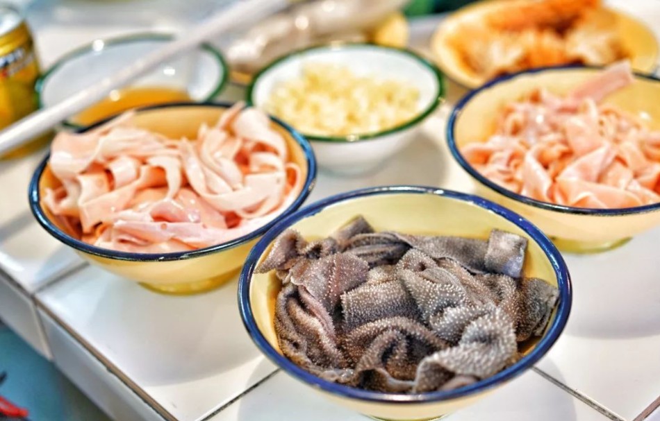 醇厚鲜香回味悠长 石灰市老火锅是小时候的味道