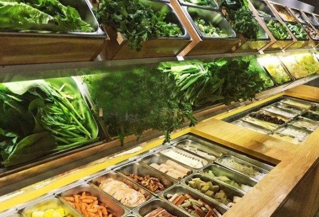 张小烫麻辣烫用行动温暖每一位进店的朋友