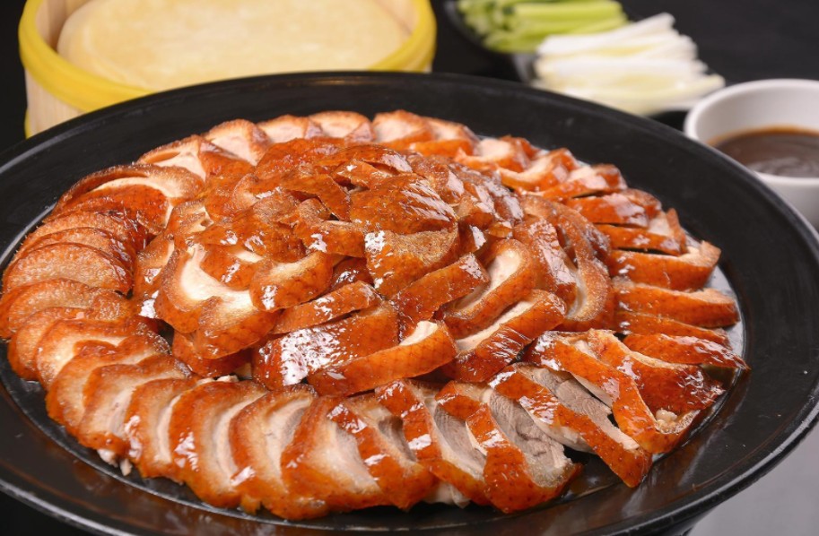 守柴炉烤鸭打造烤鸭+火锅新模式 深受加盟商青睐