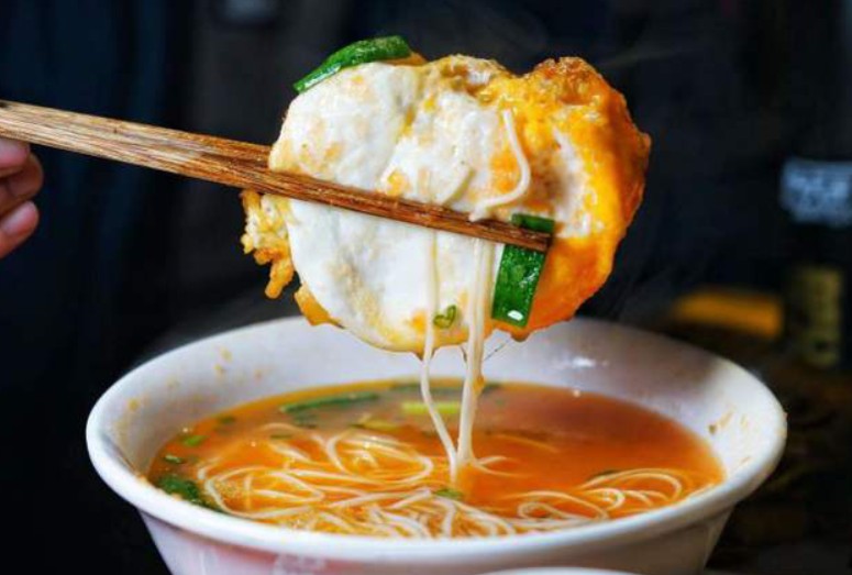 从三十平方小店起家 宵遥番茄面暖胃更暖心