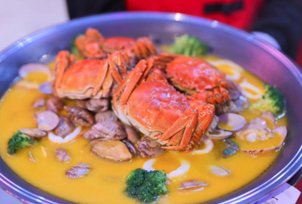 大闸蟹遇上卤汁 唐财卤蟹道道都是鲜活美味