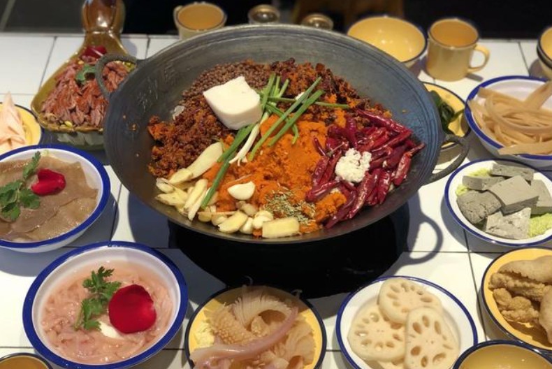 好锅底煮出好味道 地瓜老火锅店铺升级2.0版本