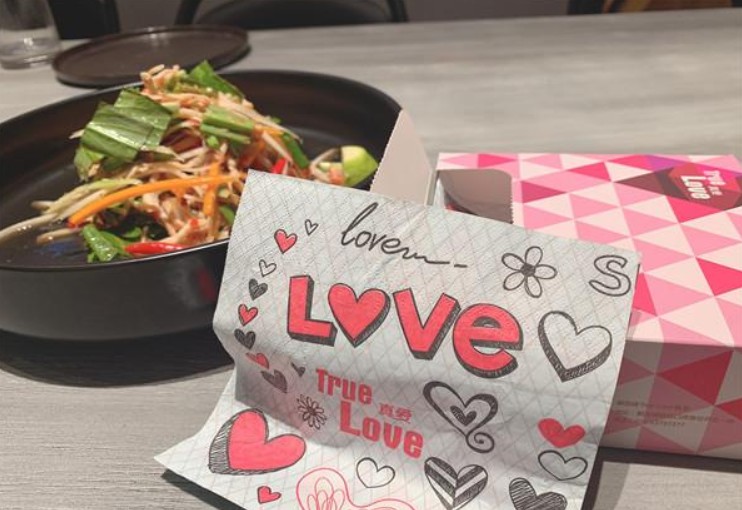 小真小爱餐厅 喧闹城市里置身另一个世界