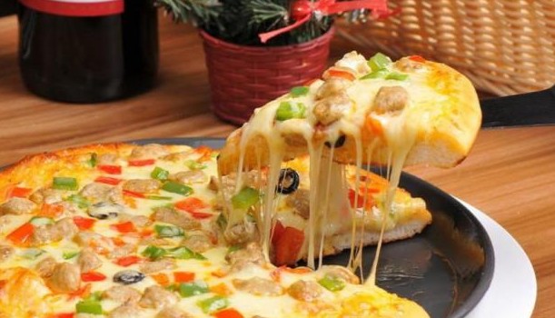 直营与加盟并行 芝心实億披萨帮助有理想的人做老板