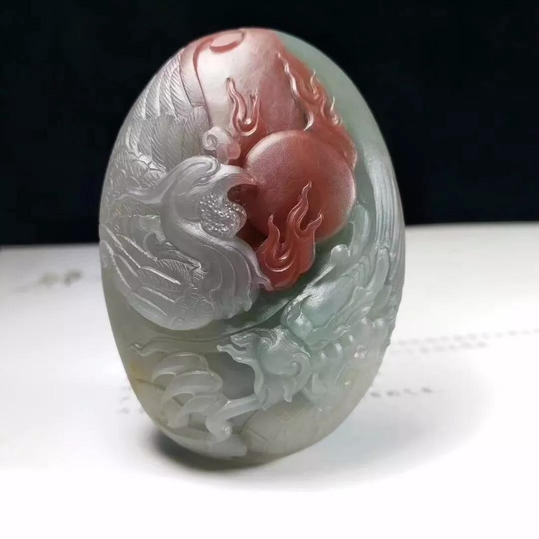 巧雕是玉石工艺独有的一种表现形式 是玉石行业难度极高的绝活