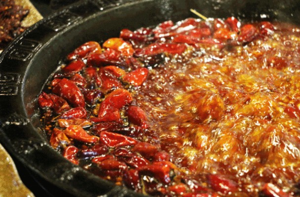 疫情之下的火锅生意怎么做?蜀大侠大龙燚小龙坎各显神通