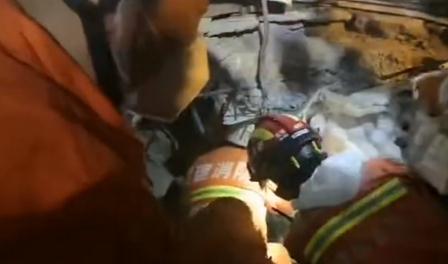 福建酒店坍塌致18死 正在搜救的还有12人