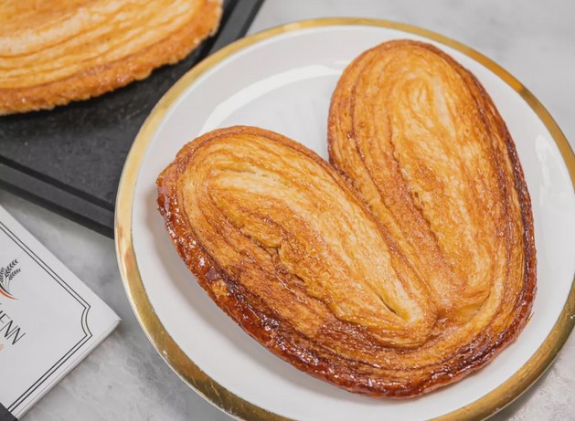 国际饭店西饼屋 老上海人吃着这里的蝴蝶酥长大