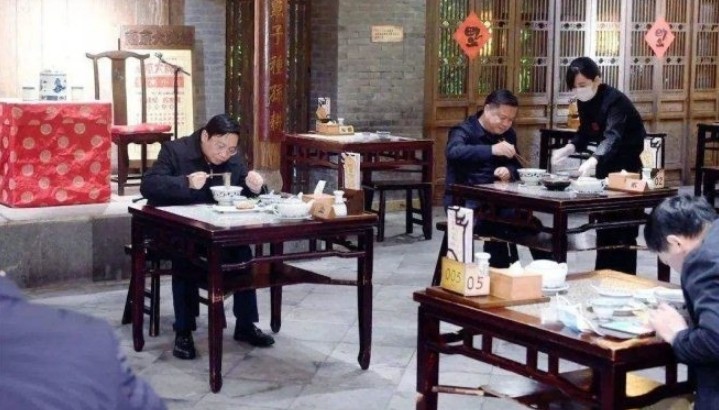 餐饮人的春天来了!多地领导干部带头去餐厅吃饭鼓励堂食!