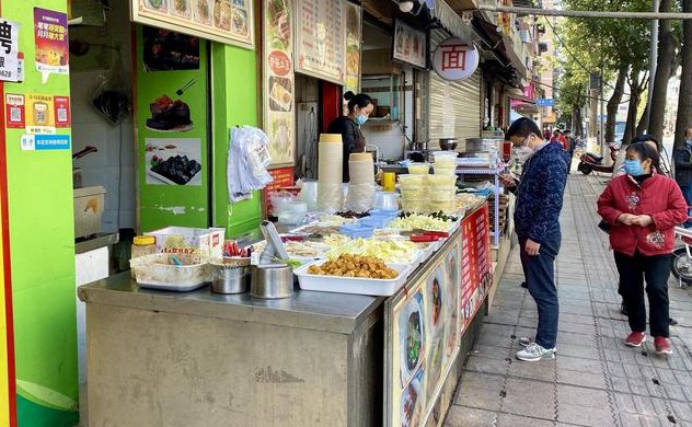 全力助推餐饮企业 成都允许餐饮店铺临时占道经营