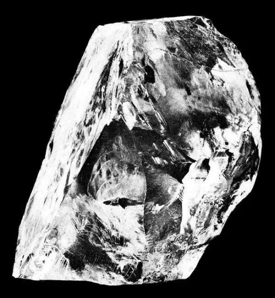 皇冠、胸针、项链 看看世界最大的钻石原石“库里南钻石”都镶嵌在哪了