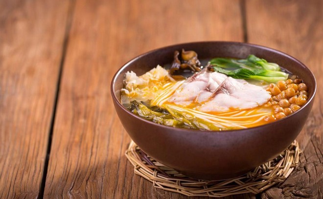 走遍名山大川遍寻美味 俏喜粉酸辣粉男女老少都爱吃