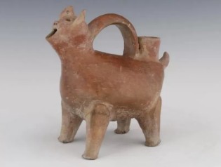「玉佩图片」远古象形艺术的杰作——红陶兽