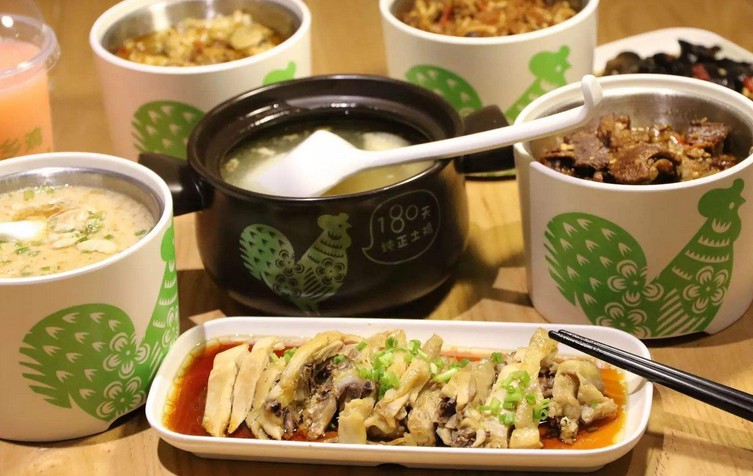 老乡鸡束从轩:上千只鸡越养越赔本 14号起100万份鸡汤免费送