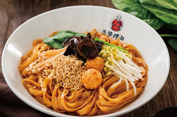 用直营店的标准做加盟 五爷拌面年销售额破3亿元