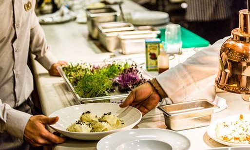 中国烹饪协会:餐饮业第一季度损失严重 复工复产但仍持续亏损