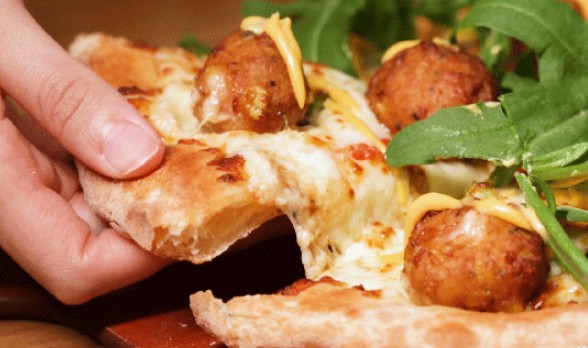 人造肉披萨来了!棒约翰比萨推出未来肉比萨套餐