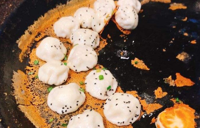 叼婆子爆汁生煎开出多家门店 尝过的食客们都称赞“爽”